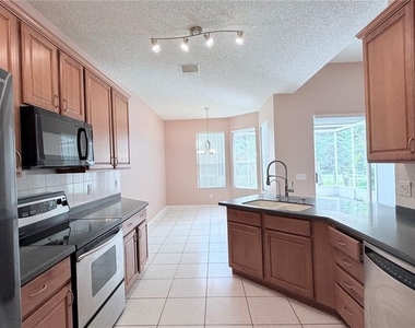4712 Mapletree Loop - Photo Thumbnail 8