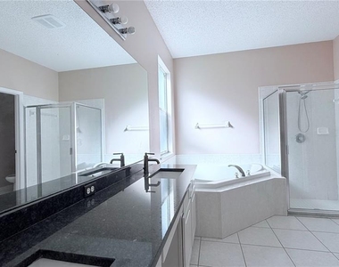 4712 Mapletree Loop - Photo Thumbnail 17