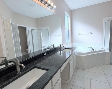 4712 Mapletree Loop - Photo Thumbnail 19