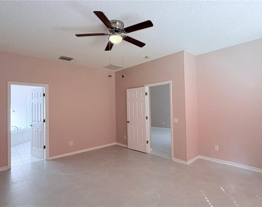 4712 Mapletree Loop - Photo Thumbnail 16