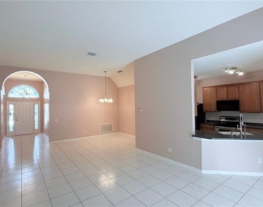 4712 Mapletree Loop - Photo Thumbnail 4
