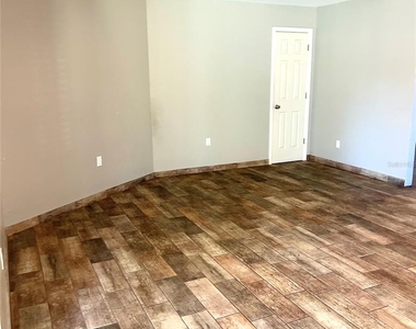 2152 Greenbriar Boulevard - Photo Thumbnail 12
