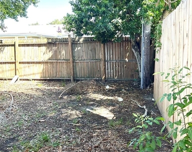 2152 Greenbriar Boulevard - Photo Thumbnail 40