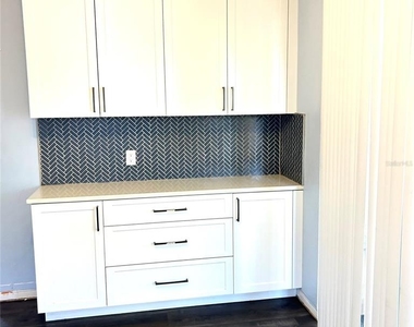 2152 Greenbriar Boulevard - Photo Thumbnail 9