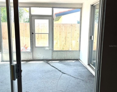 2152 Greenbriar Boulevard - Photo Thumbnail 30