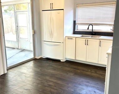 2152 Greenbriar Boulevard - Photo Thumbnail 10