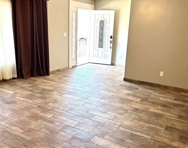 2152 Greenbriar Boulevard - Photo Thumbnail 11