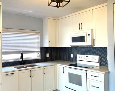 2152 Greenbriar Boulevard - Photo Thumbnail 8