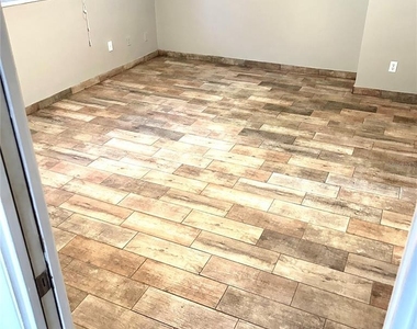 2152 Greenbriar Boulevard - Photo Thumbnail 19