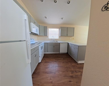 5560 61st Street N - Photo Thumbnail 6