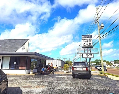 5560 61st Street N - Photo Thumbnail 29