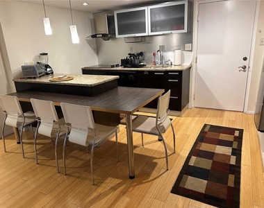 701 S Madison Avenue - Photo Thumbnail 6