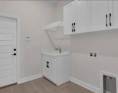 6980 Bentridge Drive - Photo Thumbnail 29