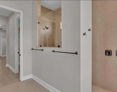 6980 Bentridge Drive - Photo Thumbnail 9