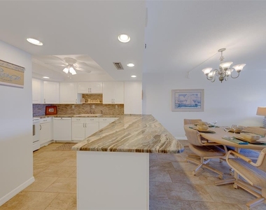 17920 Gulf Boulevard - Photo Thumbnail 3