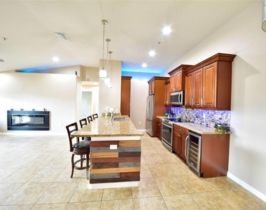 6420 Banyan Boulevard - Photo Thumbnail 2