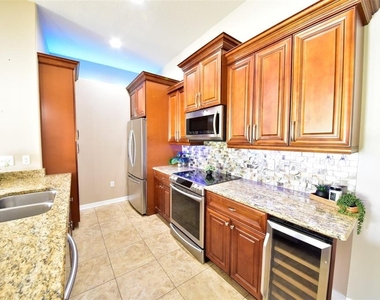 6420 Banyan Boulevard - Photo Thumbnail 5