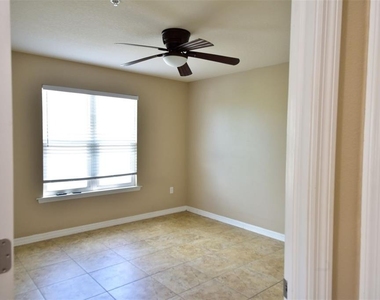 6420 Banyan Boulevard - Photo Thumbnail 13