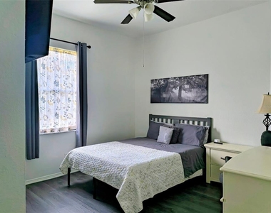 5820 34th Avenue S - Photo Thumbnail 4