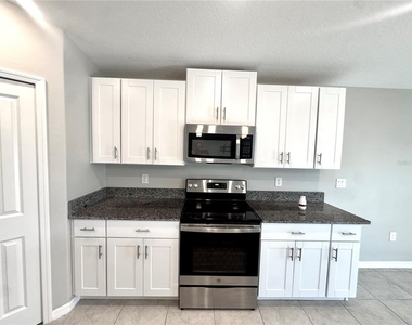 929 Anchor Bend Drive - Photo Thumbnail 2