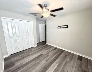 929 Anchor Bend Drive - Photo Thumbnail 13