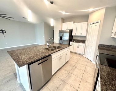 929 Anchor Bend Drive - Photo Thumbnail 4