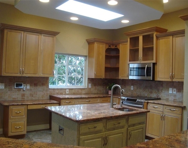 601 Palm Avenue - Photo Thumbnail 7