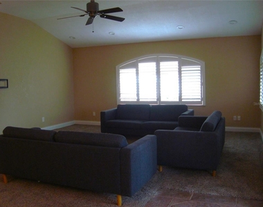601 Palm Avenue - Photo Thumbnail 10