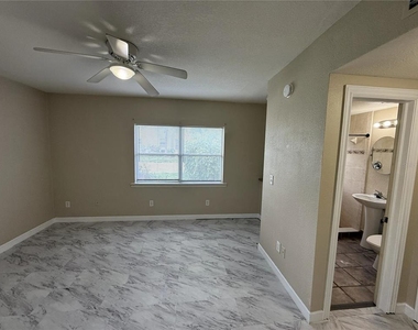 1355 Drew Street - Photo Thumbnail 7