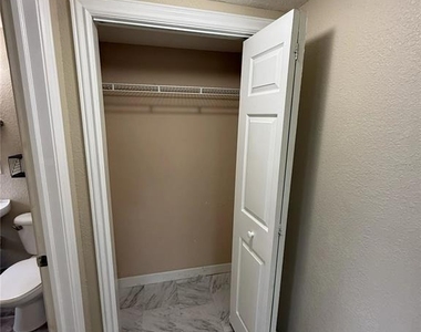1355 Drew Street - Photo Thumbnail 10