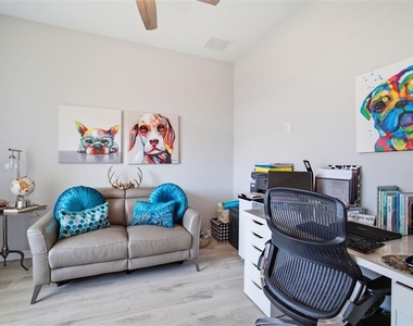 31477 Westbury Estates Avenue - Photo Thumbnail 3