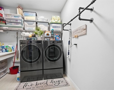 31477 Westbury Estates Avenue - Photo Thumbnail 18