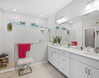 31477 Westbury Estates Avenue - Photo Thumbnail 37