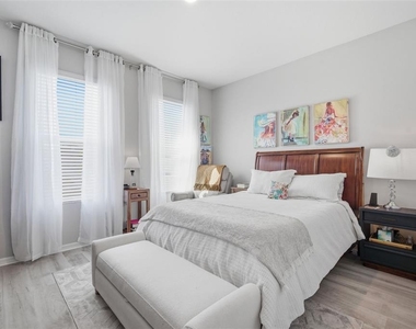 31477 Westbury Estates Avenue - Photo Thumbnail 5