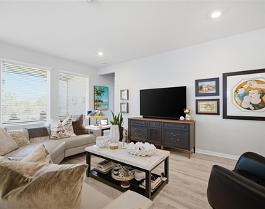 31477 Westbury Estates Avenue - Photo Thumbnail 25
