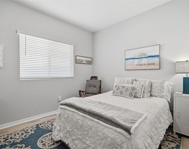 31477 Westbury Estates Avenue - Photo Thumbnail 7