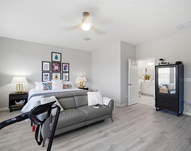 31477 Westbury Estates Avenue - Photo Thumbnail 28