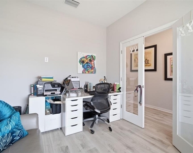 31477 Westbury Estates Avenue - Photo Thumbnail 4