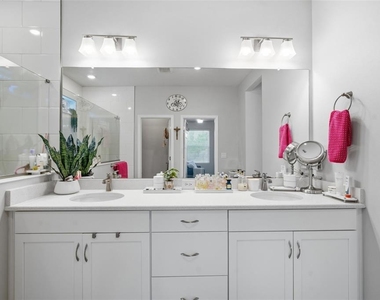 31477 Westbury Estates Avenue - Photo Thumbnail 36