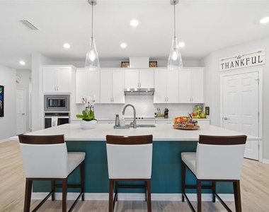 31477 Westbury Estates Avenue - Photo Thumbnail 13