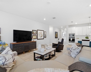 31477 Westbury Estates Avenue - Photo Thumbnail 26