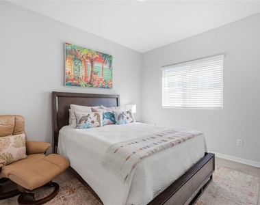 31477 Westbury Estates Avenue - Photo Thumbnail 20