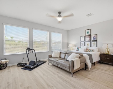31477 Westbury Estates Avenue - Photo Thumbnail 29