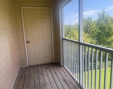 18293 Bridle Club Drive - Photo Thumbnail 13