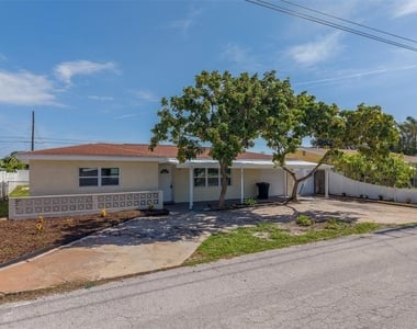 5937 38th Avenue N - Photo Thumbnail 2
