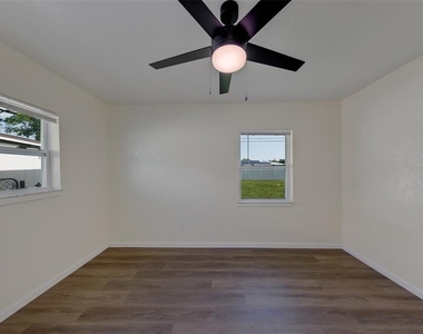 5937 38th Avenue N - Photo Thumbnail 24