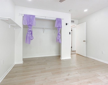 3345 Crystal Court E - Photo Thumbnail 13