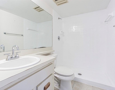 3345 Crystal Court E - Photo Thumbnail 10