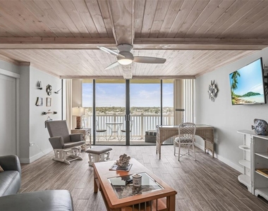 500 Treasure Island Causeway - Photo Thumbnail 6