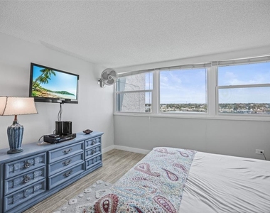 500 Treasure Island Causeway - Photo Thumbnail 23